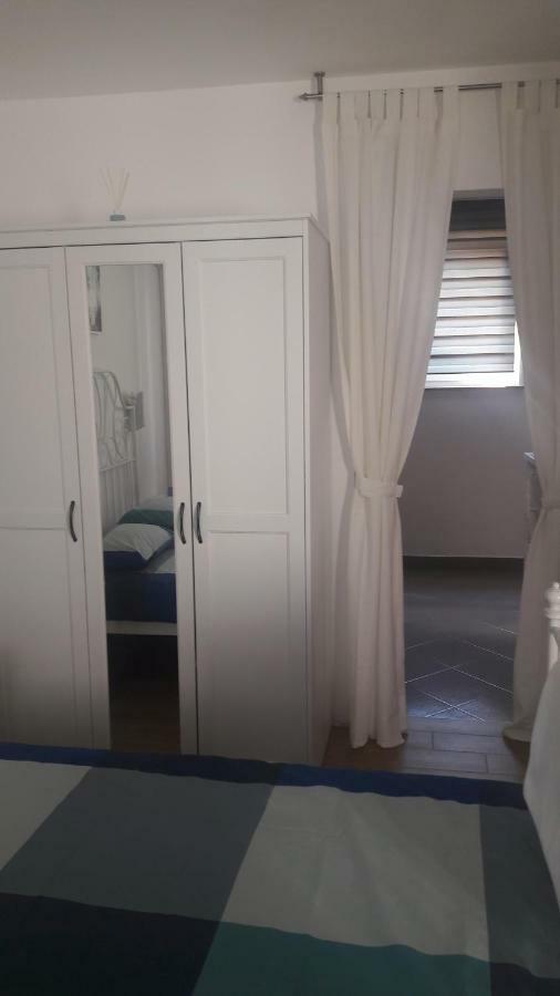 Dora Hotel นยีวีเซ ภายนอก รูปภาพ